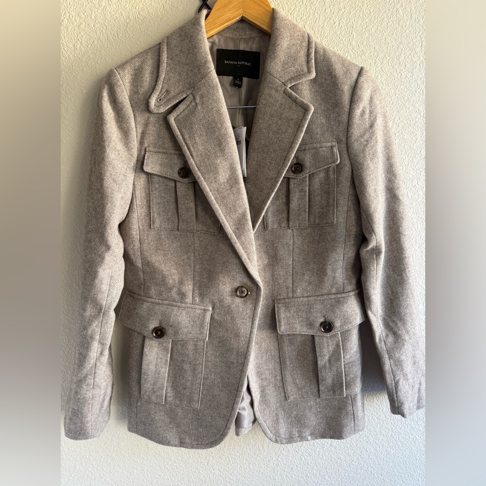 NWT Banana Republic Wool Blend Herringbone Blazer Jacket Size S Beige Tailored